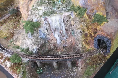 n scale 01